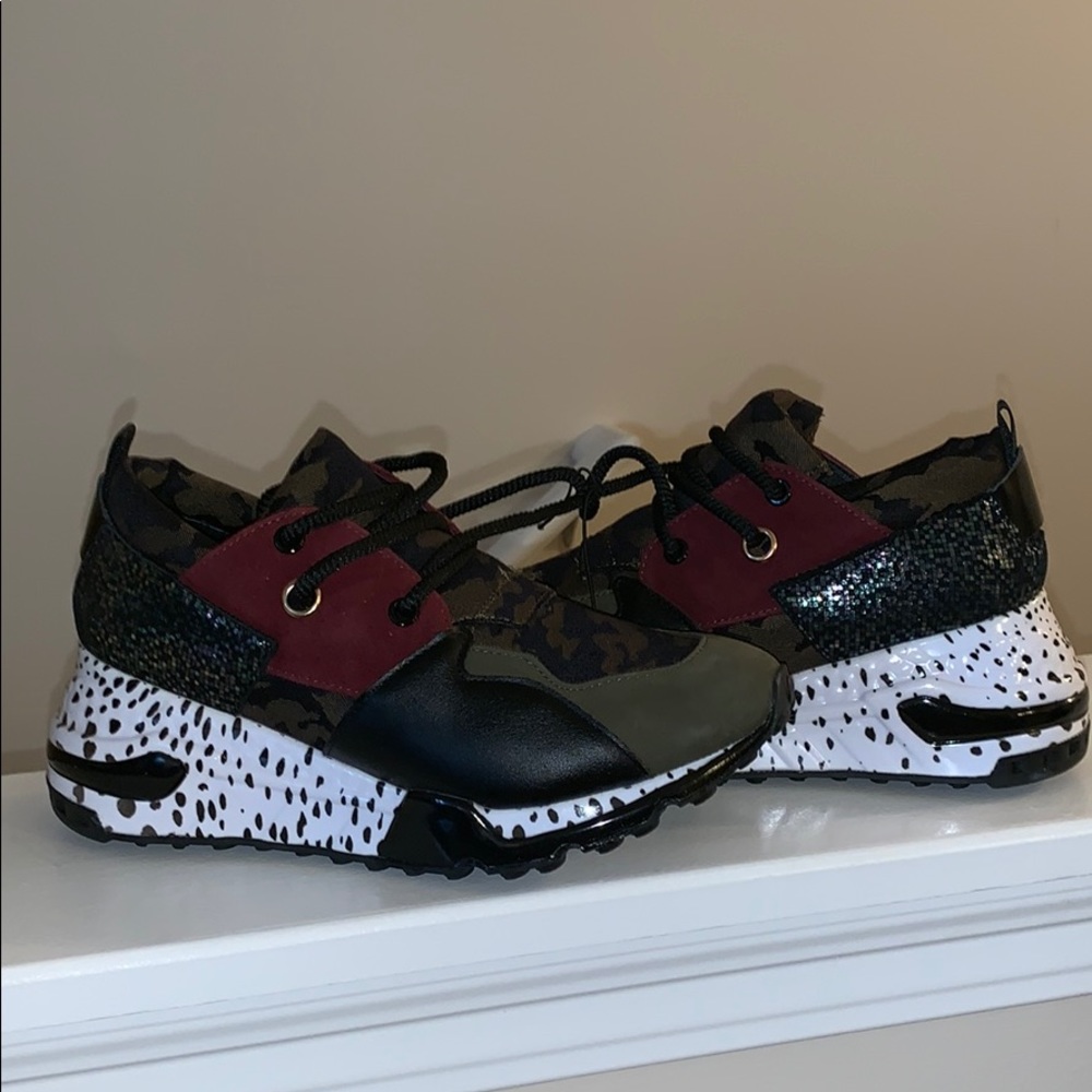 Steve Madden sneakers